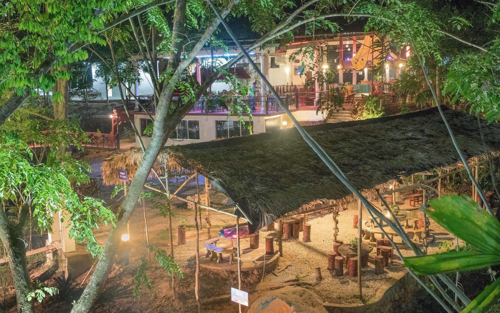 Han Rainforest Resort Kuala Tahan Ngoại thất bức ảnh